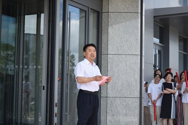 1756255157667754.jpg 吳總主持.jpg